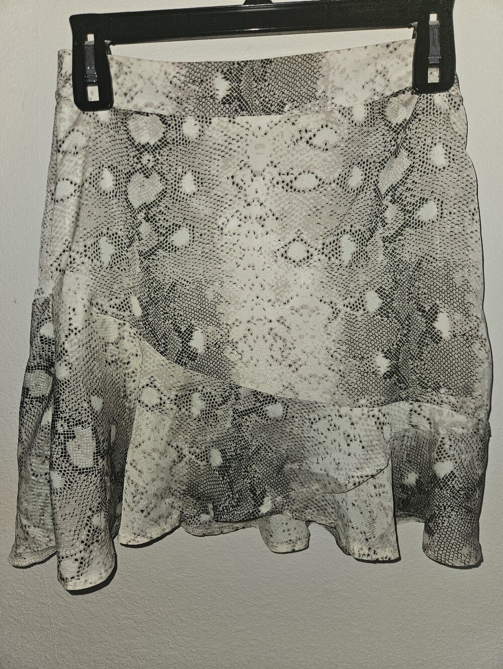 Nasty Gal Womans Snake Print Skirt Size 4